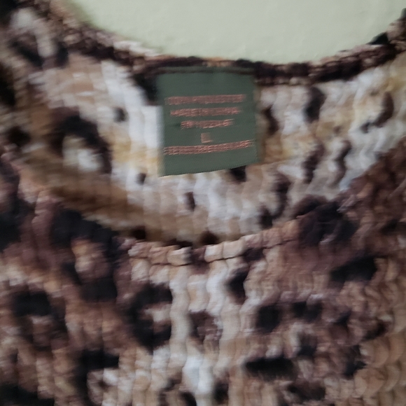 Animal Print sleeveless top - Picture 3 of 4